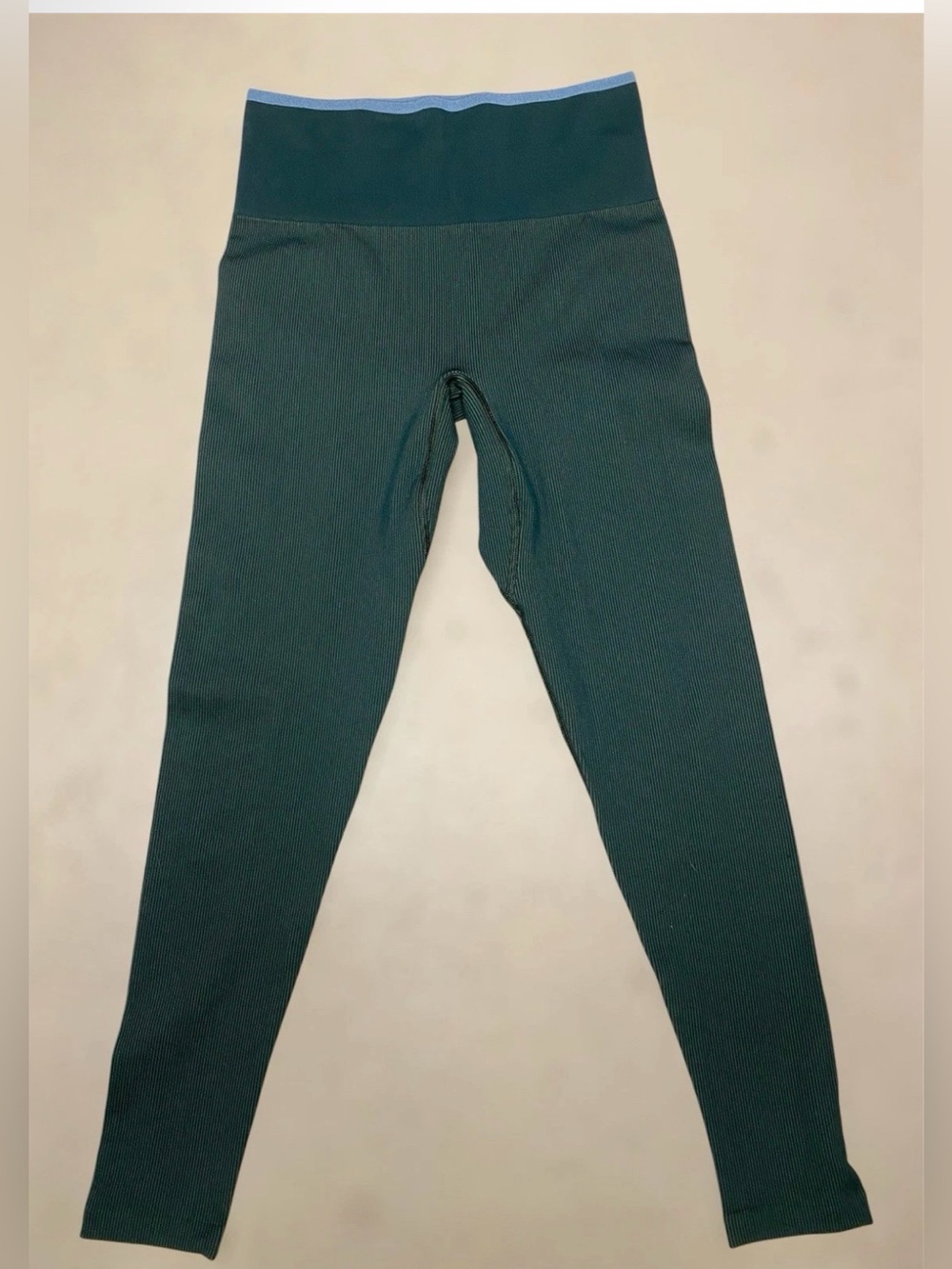Outdoor Voices SeamlessRib High Rise Leggings Green Small Textured Ribbed NWOT - Picture 1 of 4